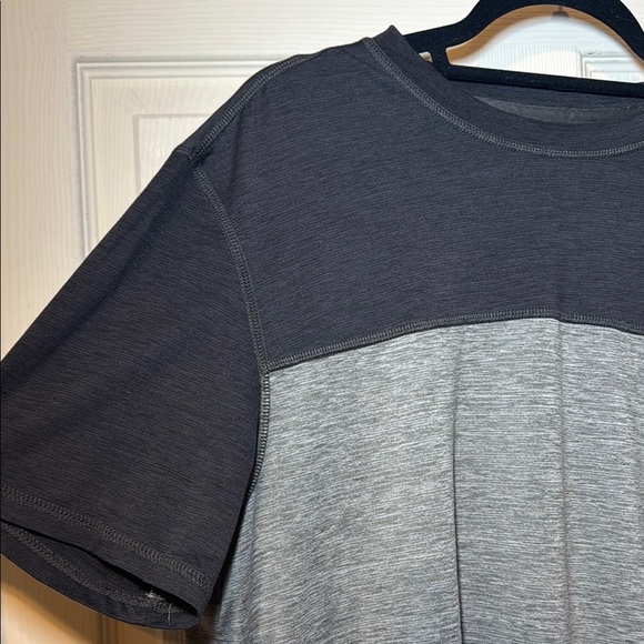 G.H. Bass & Co. Men’s Two Tone Grey Short Sleeve Shirt Size Medium - Picture 3 of 5